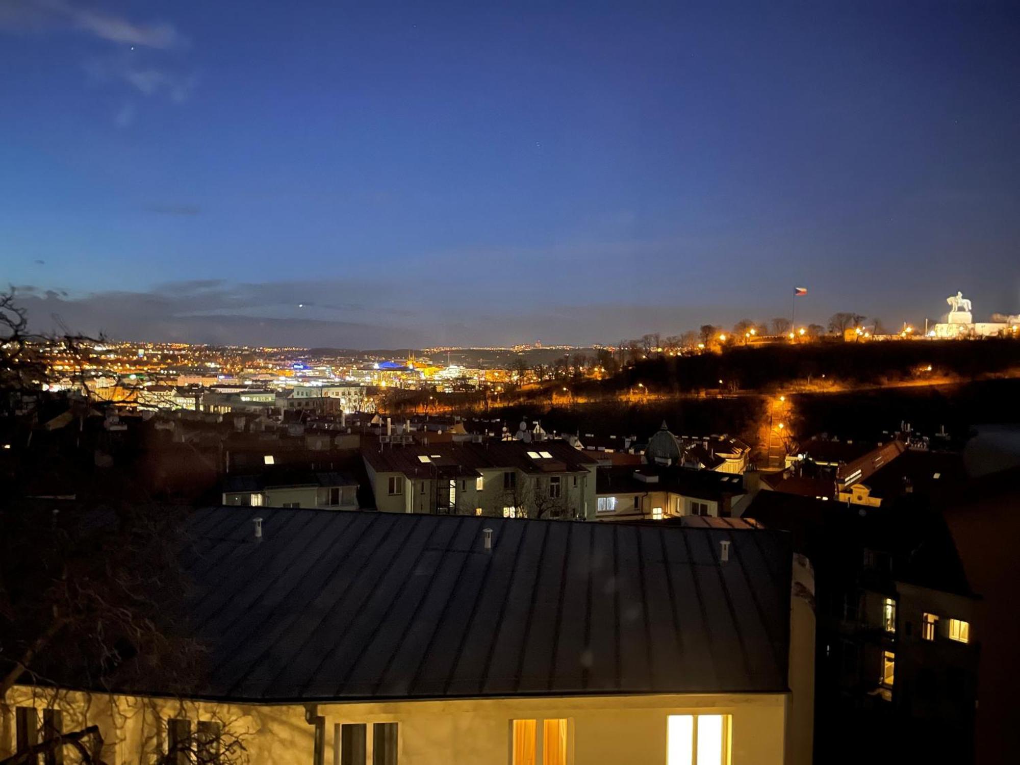 Apartment Cimburkova Praag Buitenkant foto
